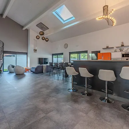 Σπίτι διακοπών De Luxe 4* Avec Piscine Chauffee, Wifi Et Garage A - 10 Pers. Non-fumeur - Fr-1-521-236 *